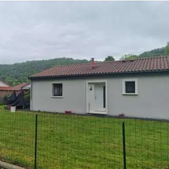 Maison T4 avec jardin et garage à Saint-Simon - Vente aux enchères à 100 000 €