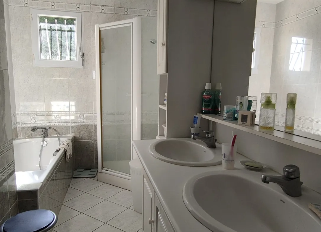 Maison 4 chambres avec garage, dépendance et jardin entre Langon et Castets-en-Dorthe 