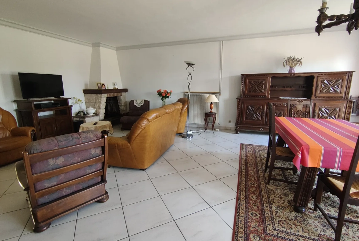Maison 4 chambres avec garage, dépendance et jardin entre Langon et Castets-en-Dorthe 