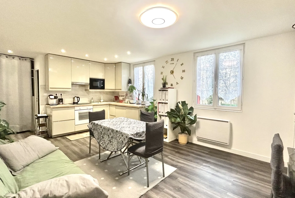 Charmant appartement 2 pièces à vendre à Stains - résidence sécurisée 