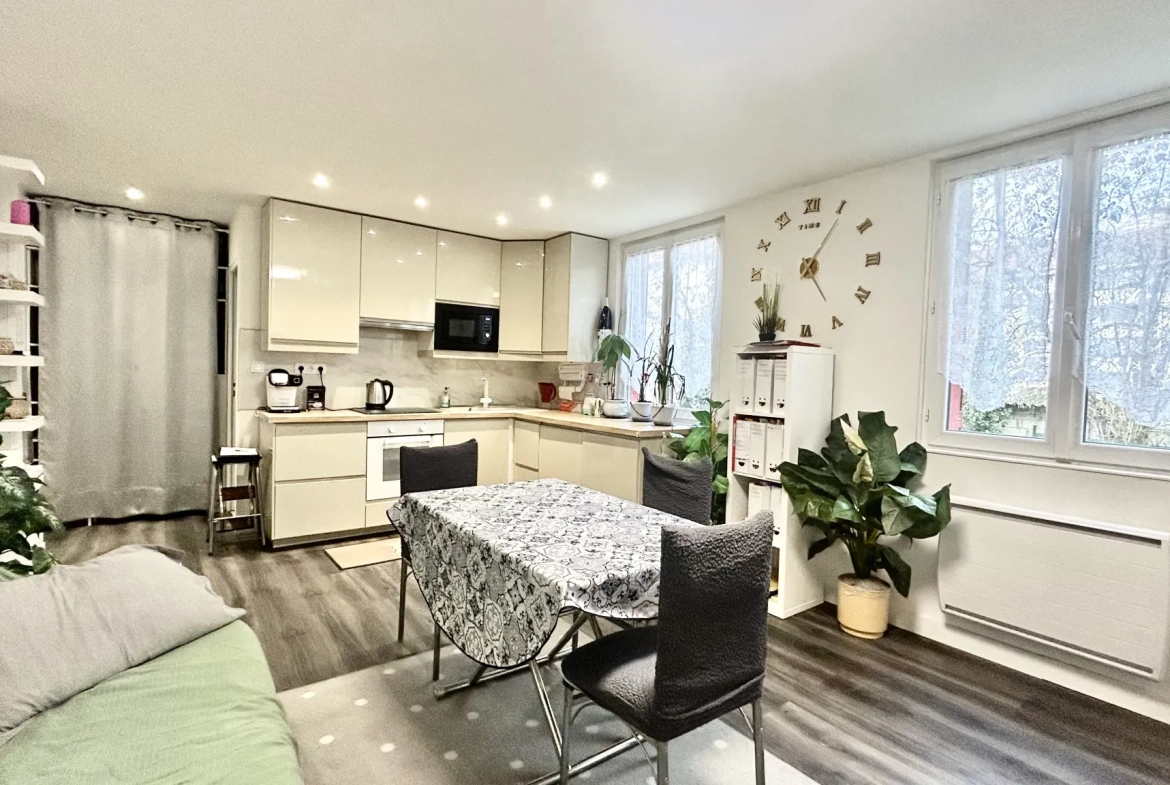 Charmant appartement 2 pièces à vendre à Stains - résidence sécurisée 