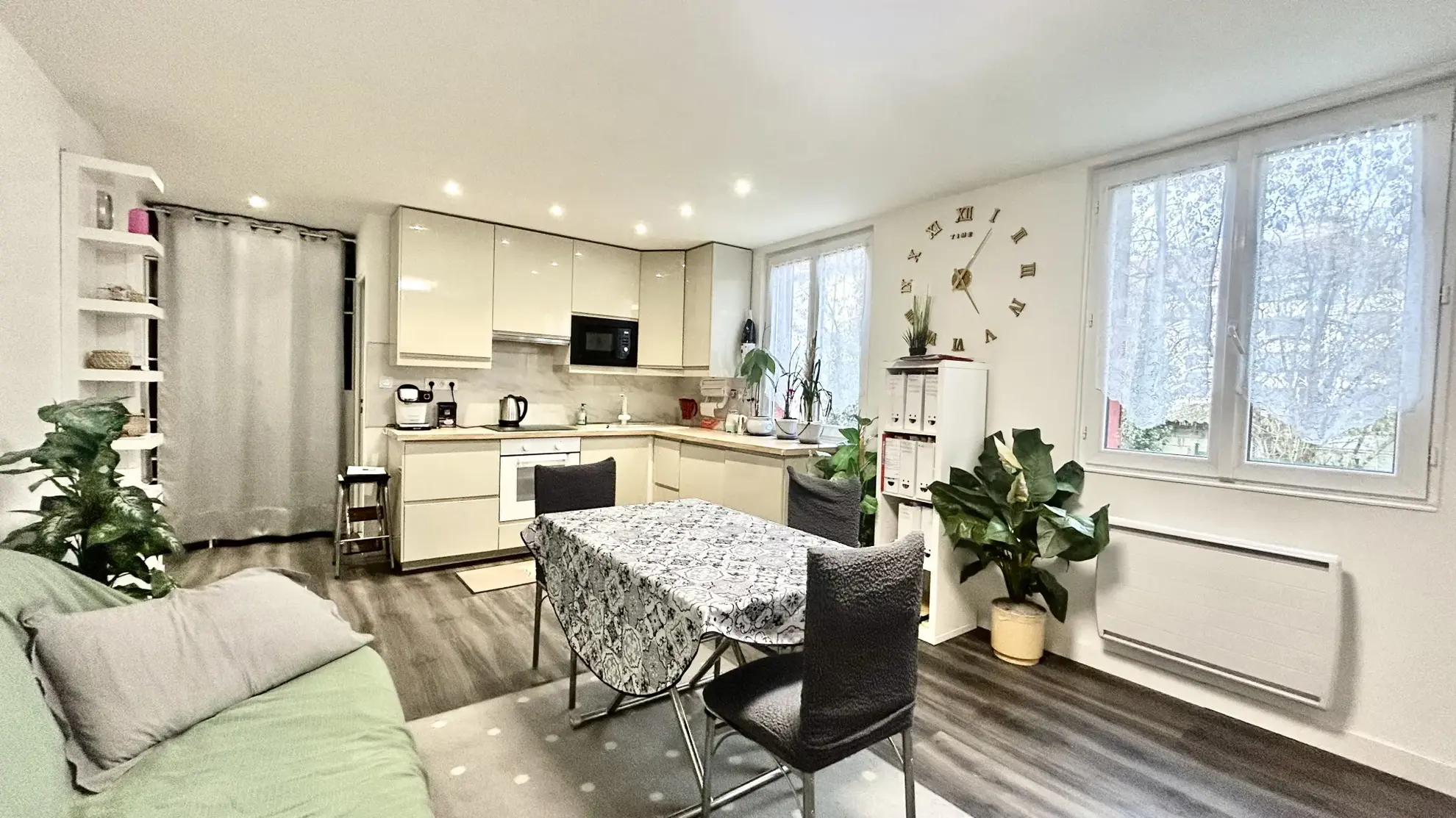 Charmant appartement 2 pièces à vendre à Stains - résidence sécurisée 