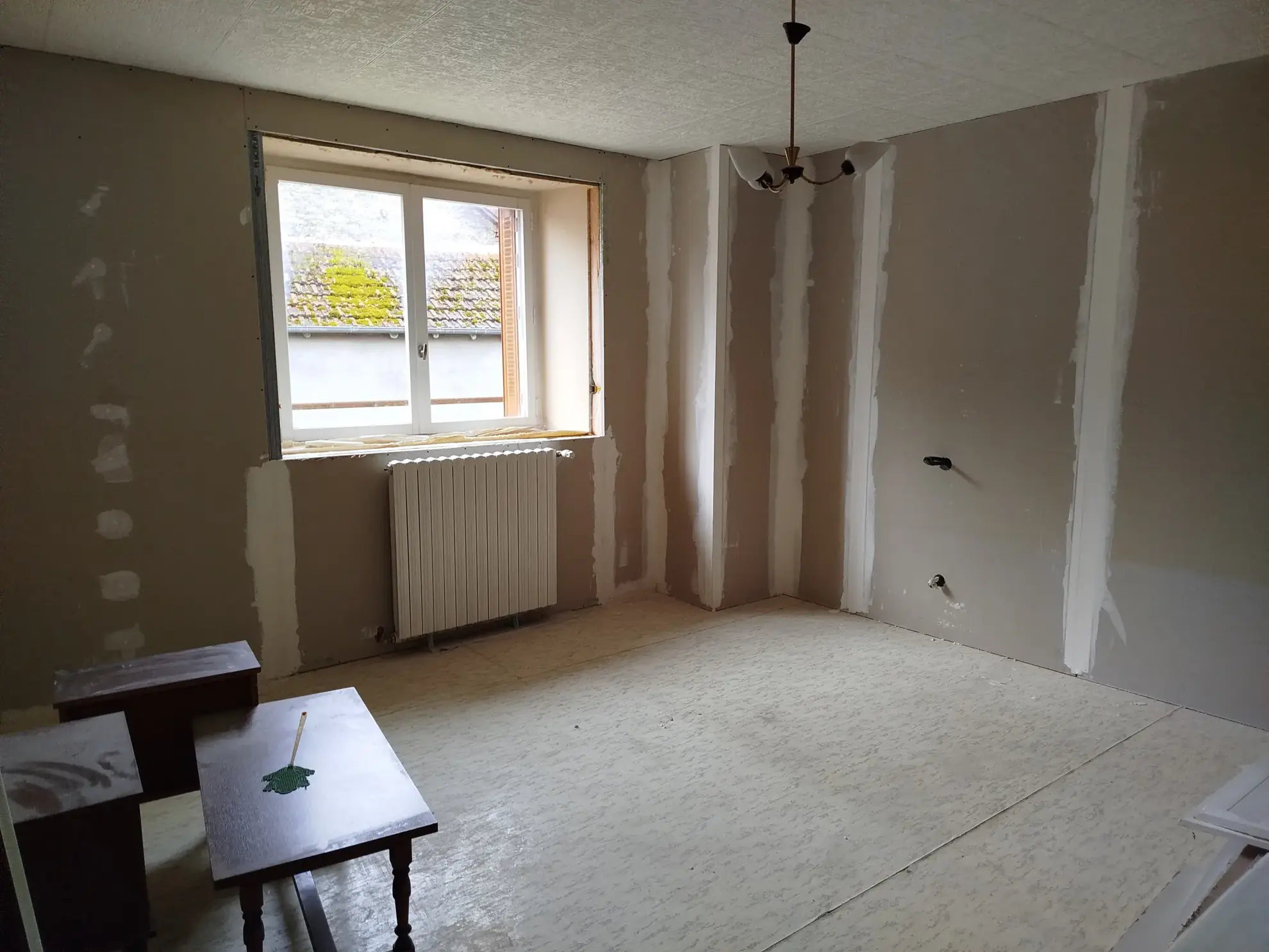 Maison en pierre de 180 m² à Bourdons-sur-Rognon à vendre - Spacieuse et authentique 