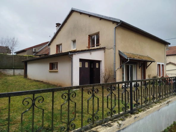 Maison en pierre de 180 m² à Bourdons-sur-Rognon à vendre - Spacieuse et authentique
