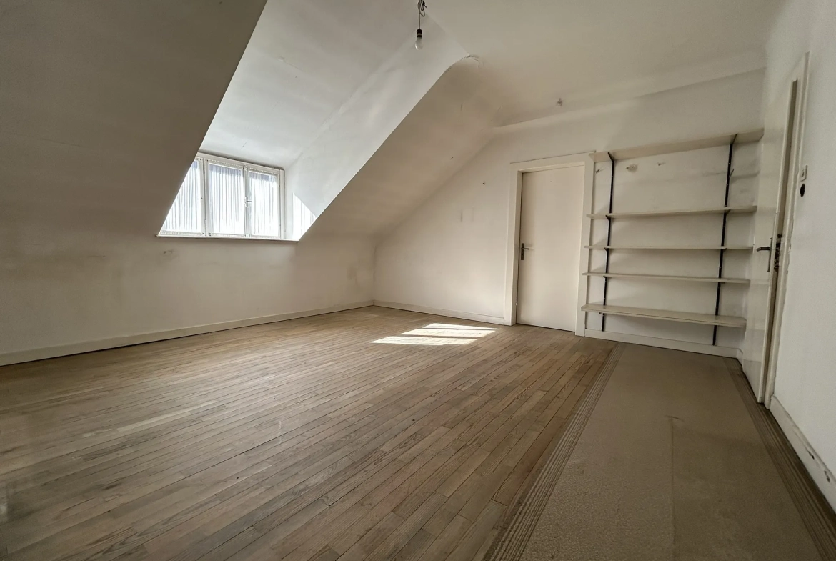 Immeuble en hyper centre de Forbach de 359 m² à rénover pour investissement 