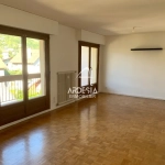 Appartement lumineux avec balcon, garage et cave à Saint Jean de Maurienne