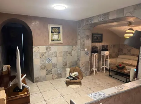 Villa à Fuveau avec 8 chambres et grande parcelle, vente aux enchères à partir de 113 000 € 
