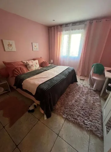Villa à Fuveau avec 8 chambres et grande parcelle, vente aux enchères à partir de 113 000 € 