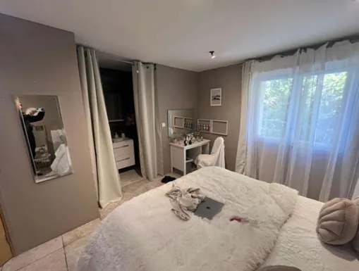 Villa à Fuveau avec 8 chambres et grande parcelle, vente aux enchères à partir de 113 000 € 