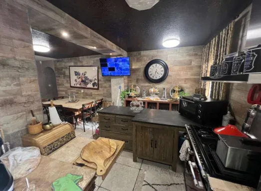 Villa à Fuveau avec 8 chambres et grande parcelle, vente aux enchères à partir de 113 000 € 
