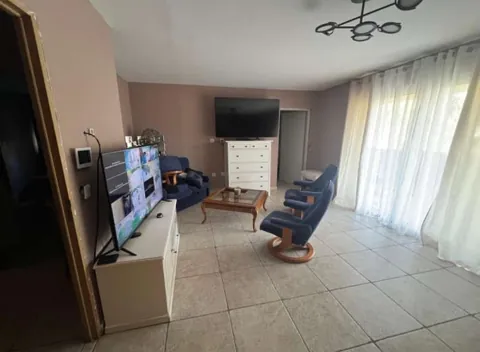 Villa à Fuveau avec 8 chambres et grande parcelle, vente aux enchères à partir de 113 000 € 