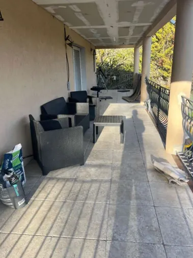 Villa à Fuveau avec 8 chambres et grande parcelle, vente aux enchères à partir de 113 000 € 