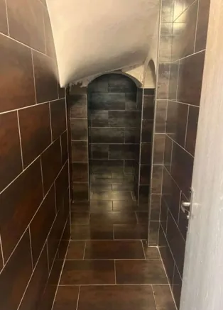Villa à Fuveau avec 8 chambres et grande parcelle, vente aux enchères à partir de 113 000 € 