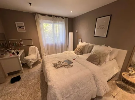 Villa à Fuveau avec 8 chambres et grande parcelle, vente aux enchères à partir de 113 000 € 