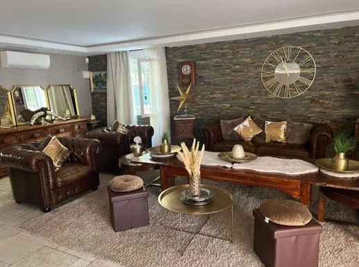 Villa à Fuveau avec 8 chambres et grande parcelle, vente aux enchères à partir de 113 000 € 