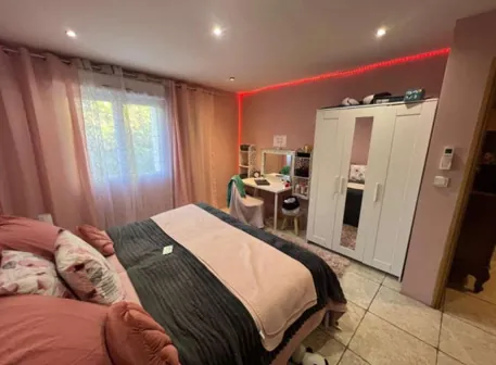 Villa à Fuveau avec 8 chambres et grande parcelle, vente aux enchères à partir de 113 000 € 