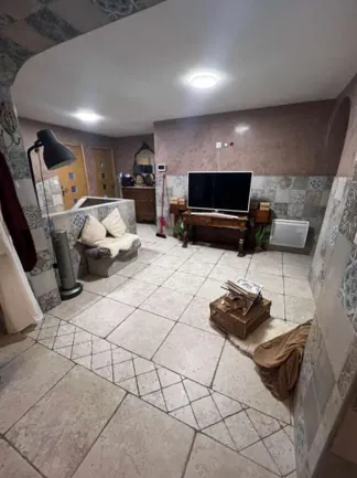 Villa à Fuveau avec 8 chambres et grande parcelle, vente aux enchères à partir de 113 000 € 