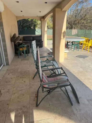 Villa à Fuveau avec 8 chambres et grande parcelle, vente aux enchères à partir de 113 000 € 