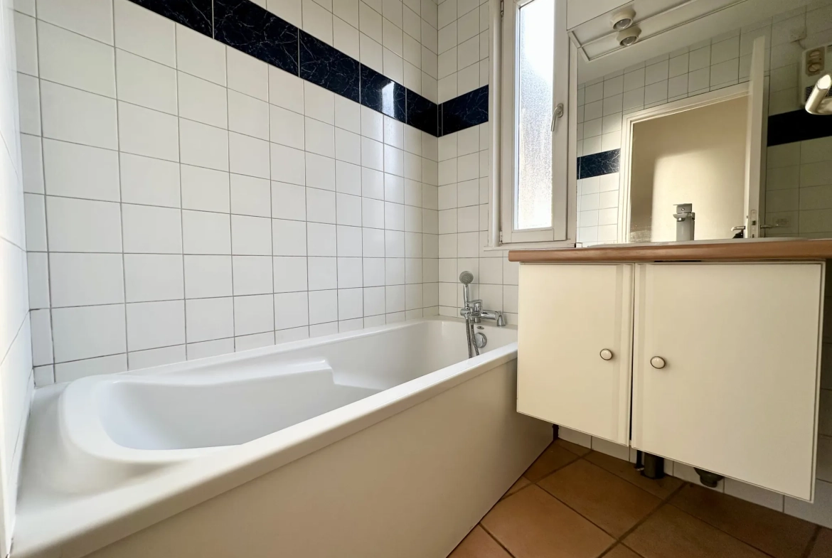 Investissement immobilier à Tourcoing : immeuble avec local commercial et appartements 