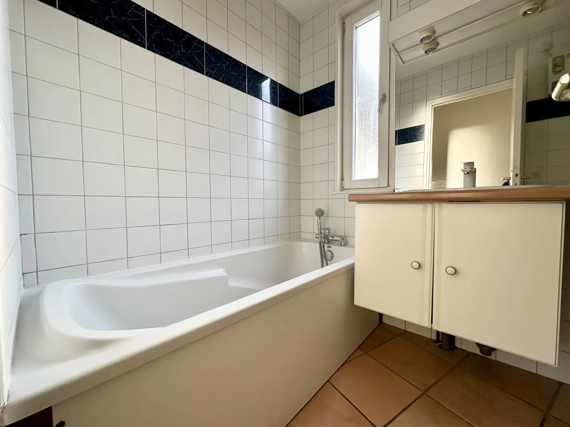 Investissement immobilier à Tourcoing : immeuble avec local commercial et appartements 