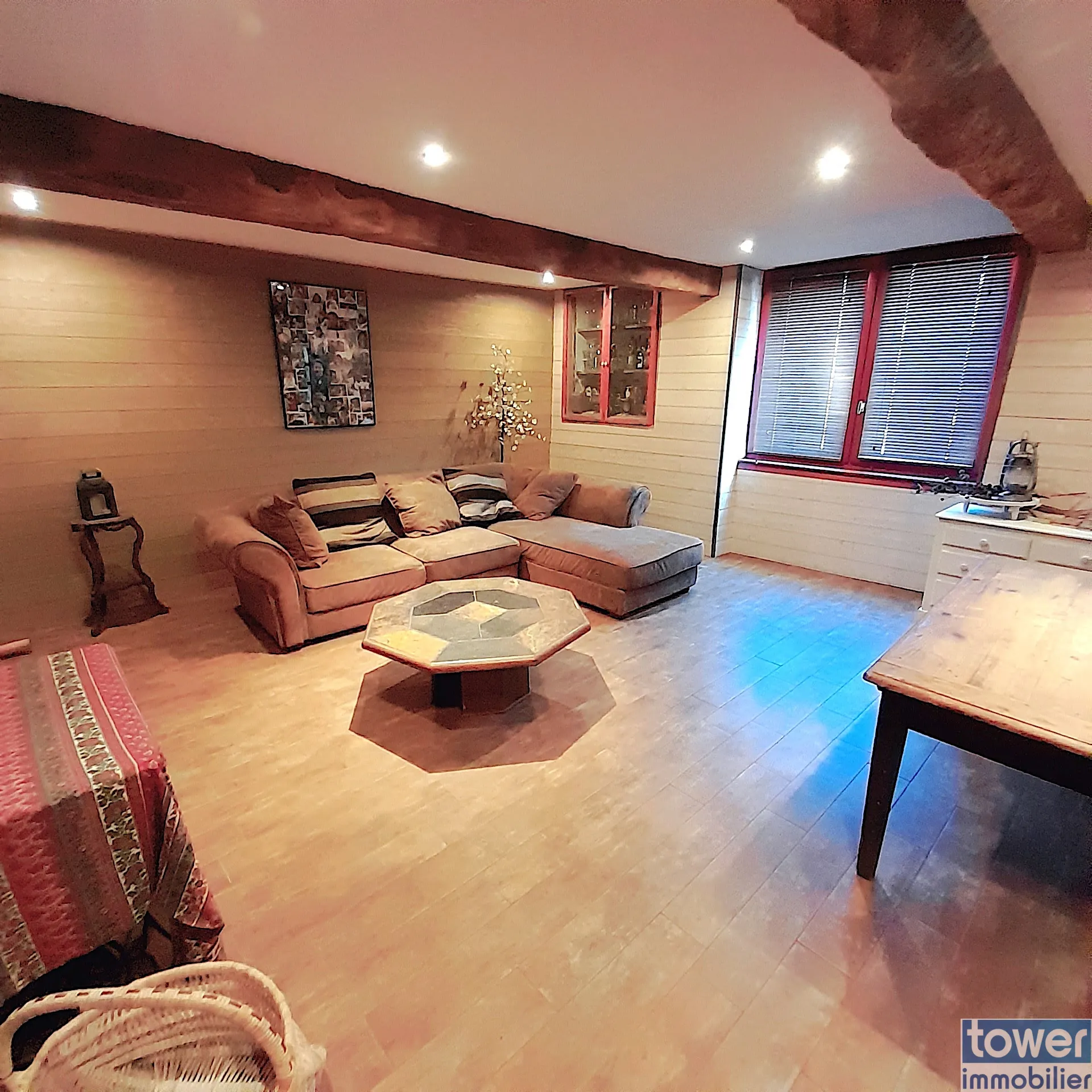Maison de 240 m² avec loft, hangar et jardin à Varilhes 