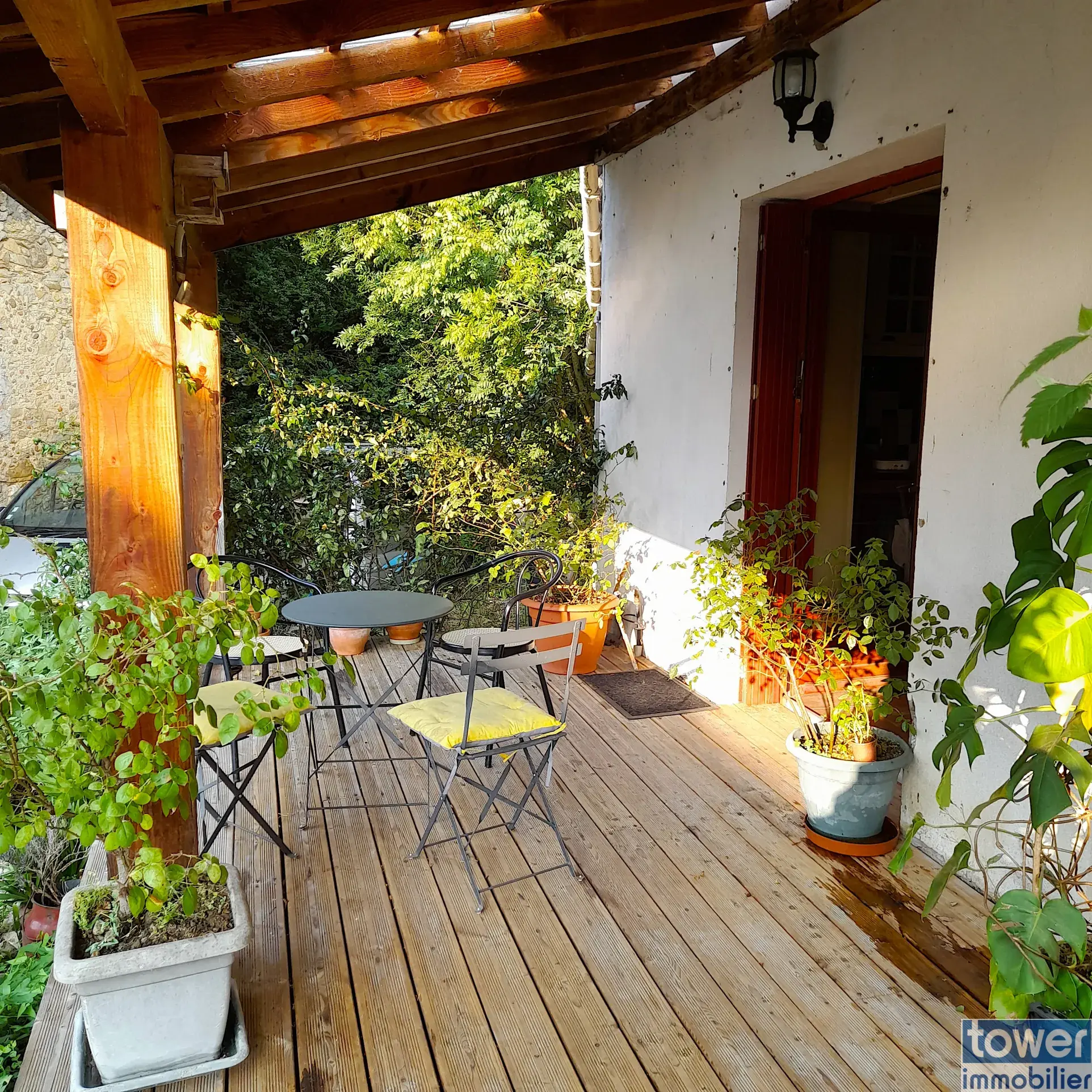 Maison de 240 m² avec loft, hangar et jardin à Varilhes 