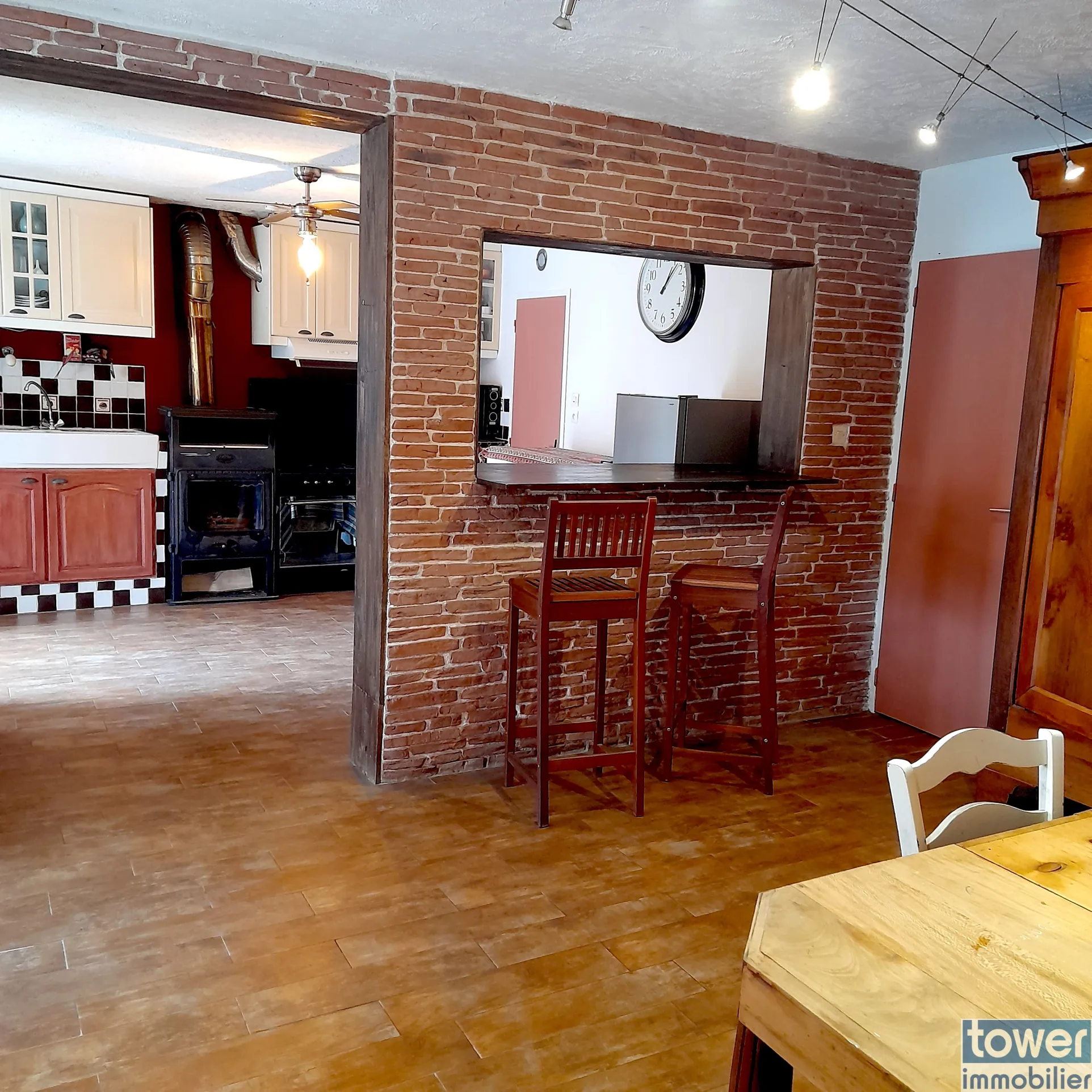 Maison de 240 m² avec loft, hangar et jardin à Varilhes 