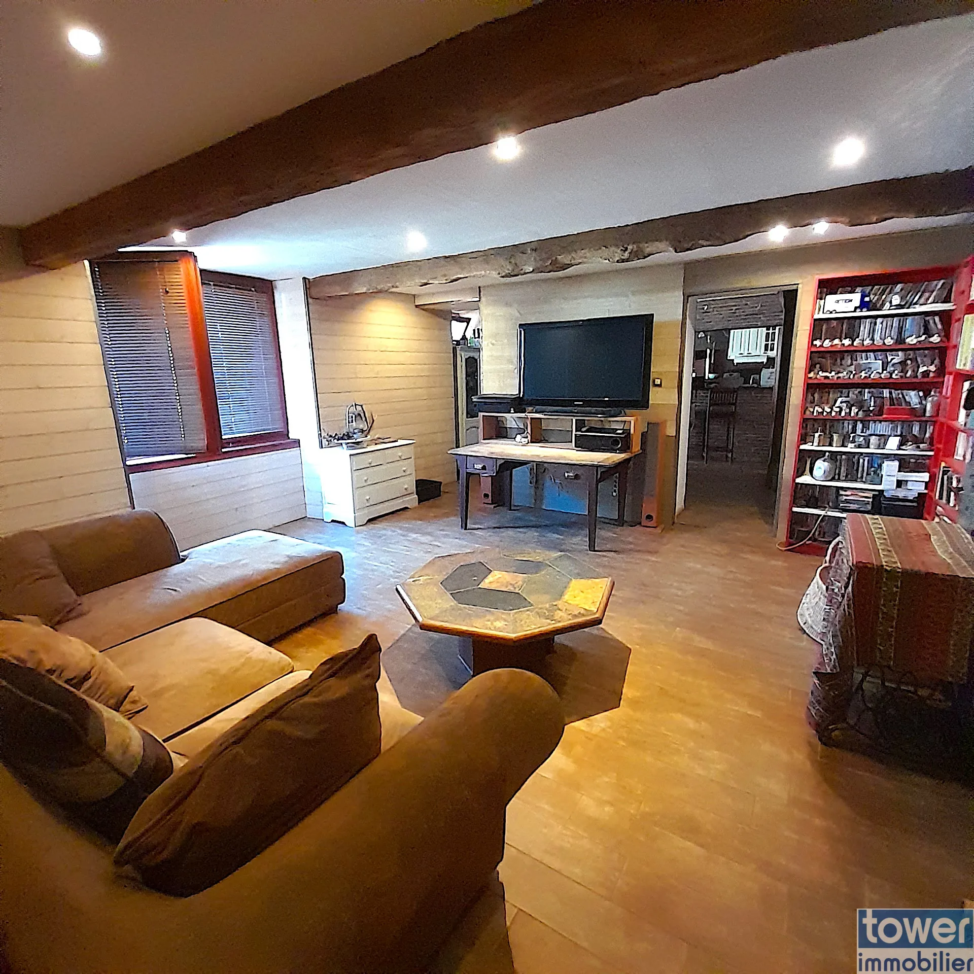 Maison de 240 m² avec loft, hangar et jardin à Varilhes 