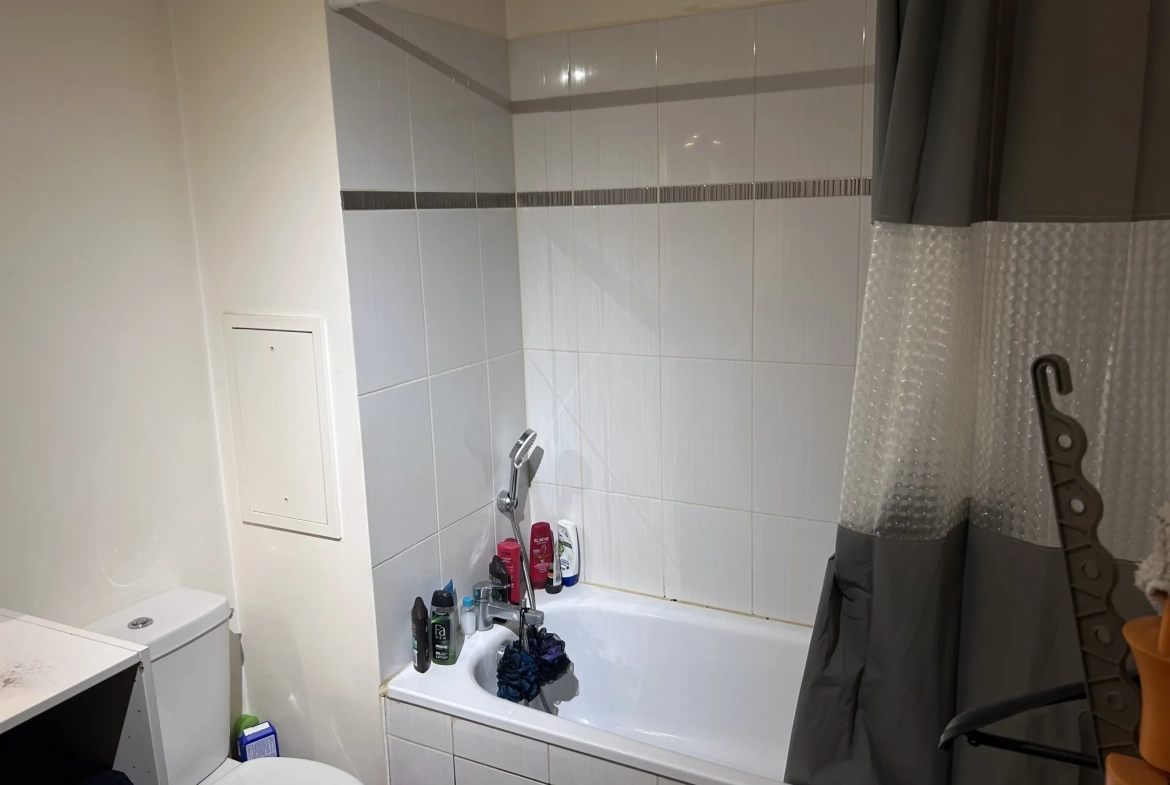 Studio de 36m² à vendre avec parking et cave à Elancourt 