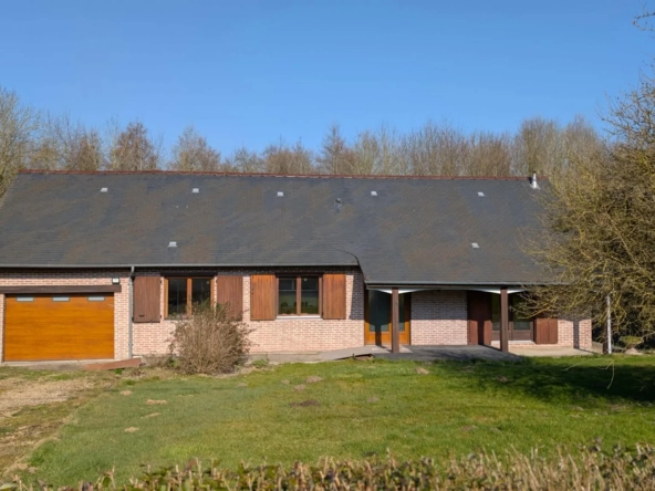 Maison de village de 91,5 m² avec terrain arboré à Thenailes, proche Vervins