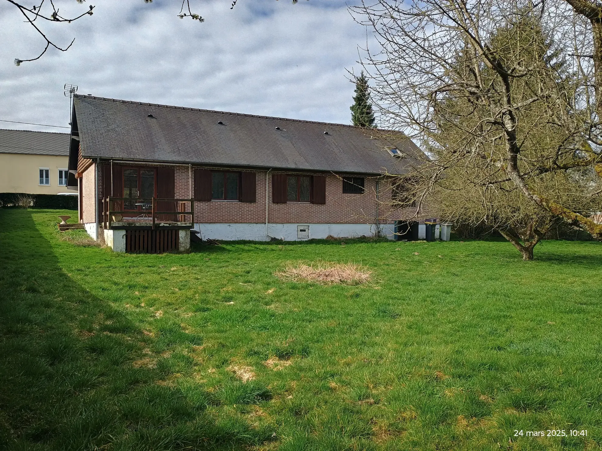 Maison de village de 91,5 m² avec terrain arboré à Thenailes, proche Vervins 