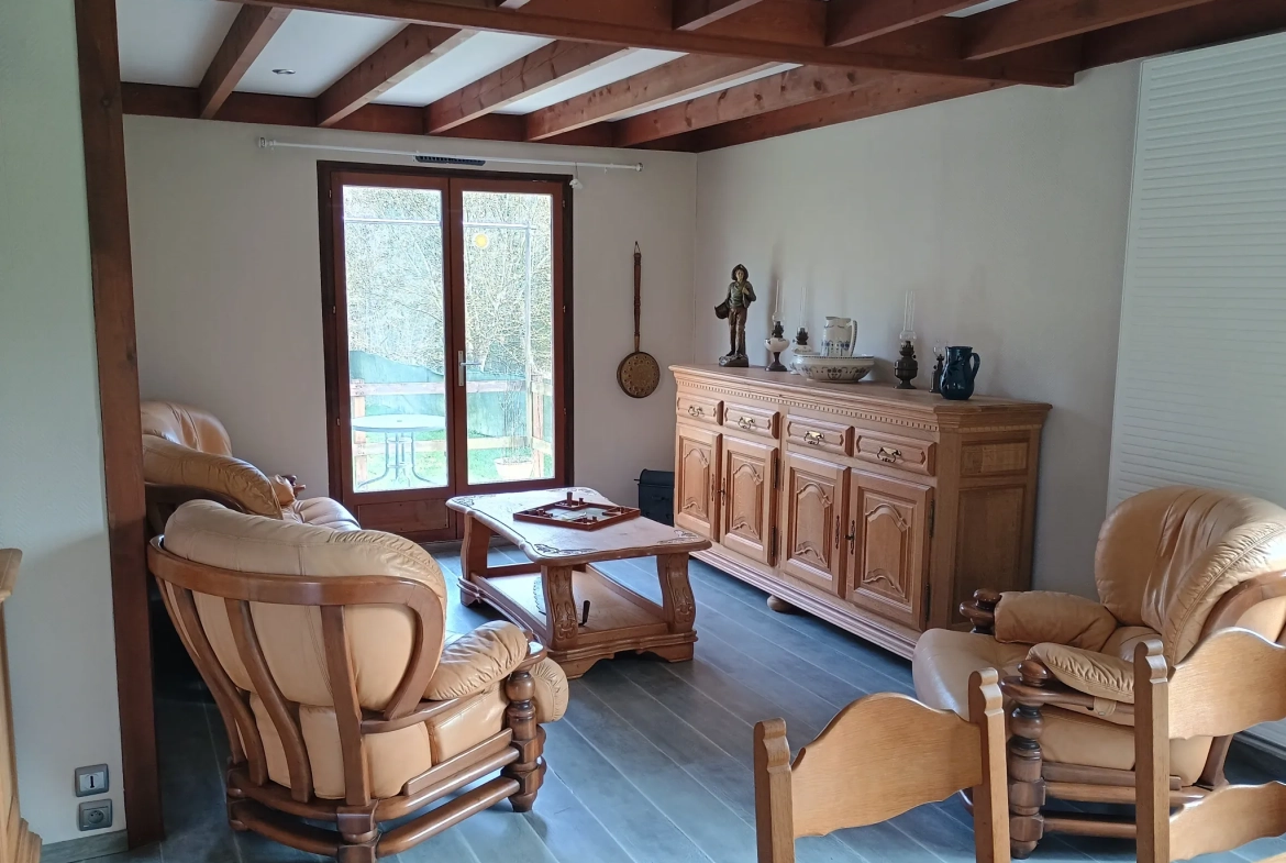 Maison de village de 91,5 m² avec terrain arboré à Thenailes, proche Vervins 