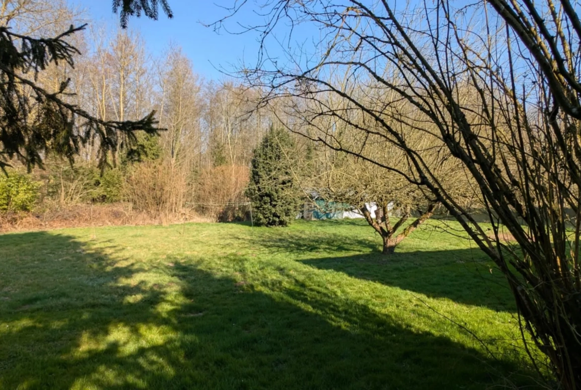 Maison de village de 91,5 m² avec terrain arboré à Thenailes, proche Vervins 