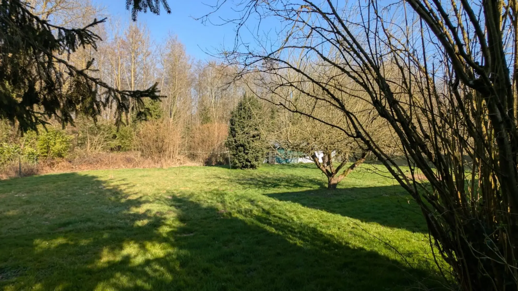 Maison de village de 91,5 m² avec terrain arboré à Thenailes, proche Vervins 