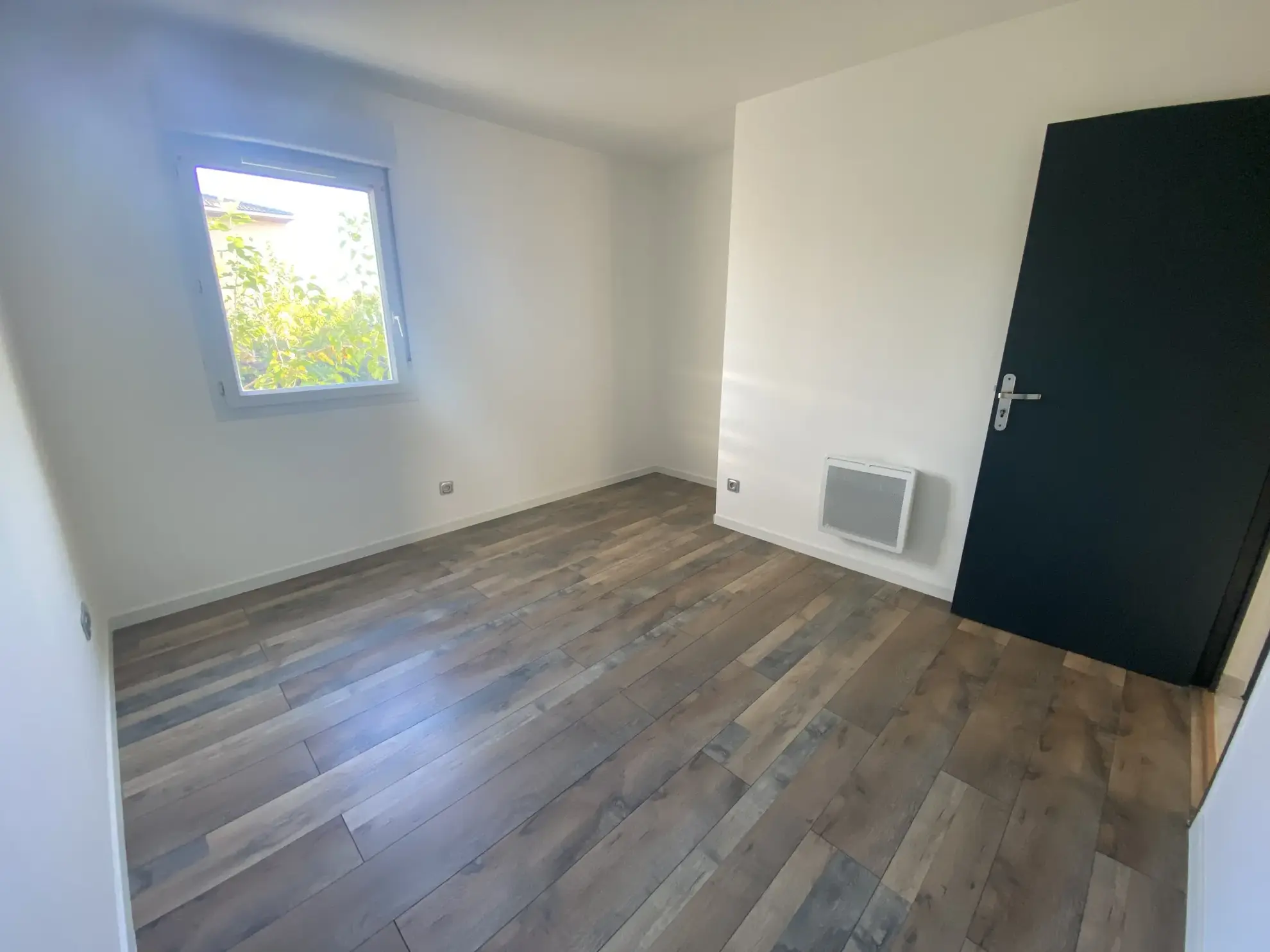 Appartement type 3 rénové de 56 m² à Lunel Nord avec balcon et parking 