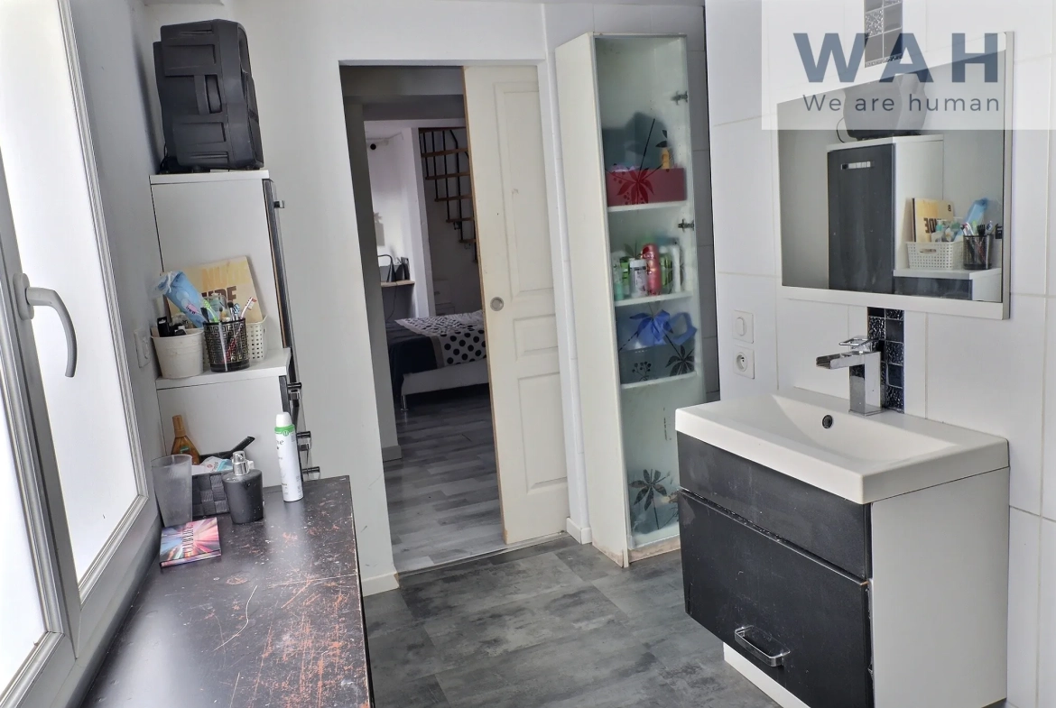 Maison de ville T3 avec bureau à Lunel – 105 m², terrasse, proche centre 