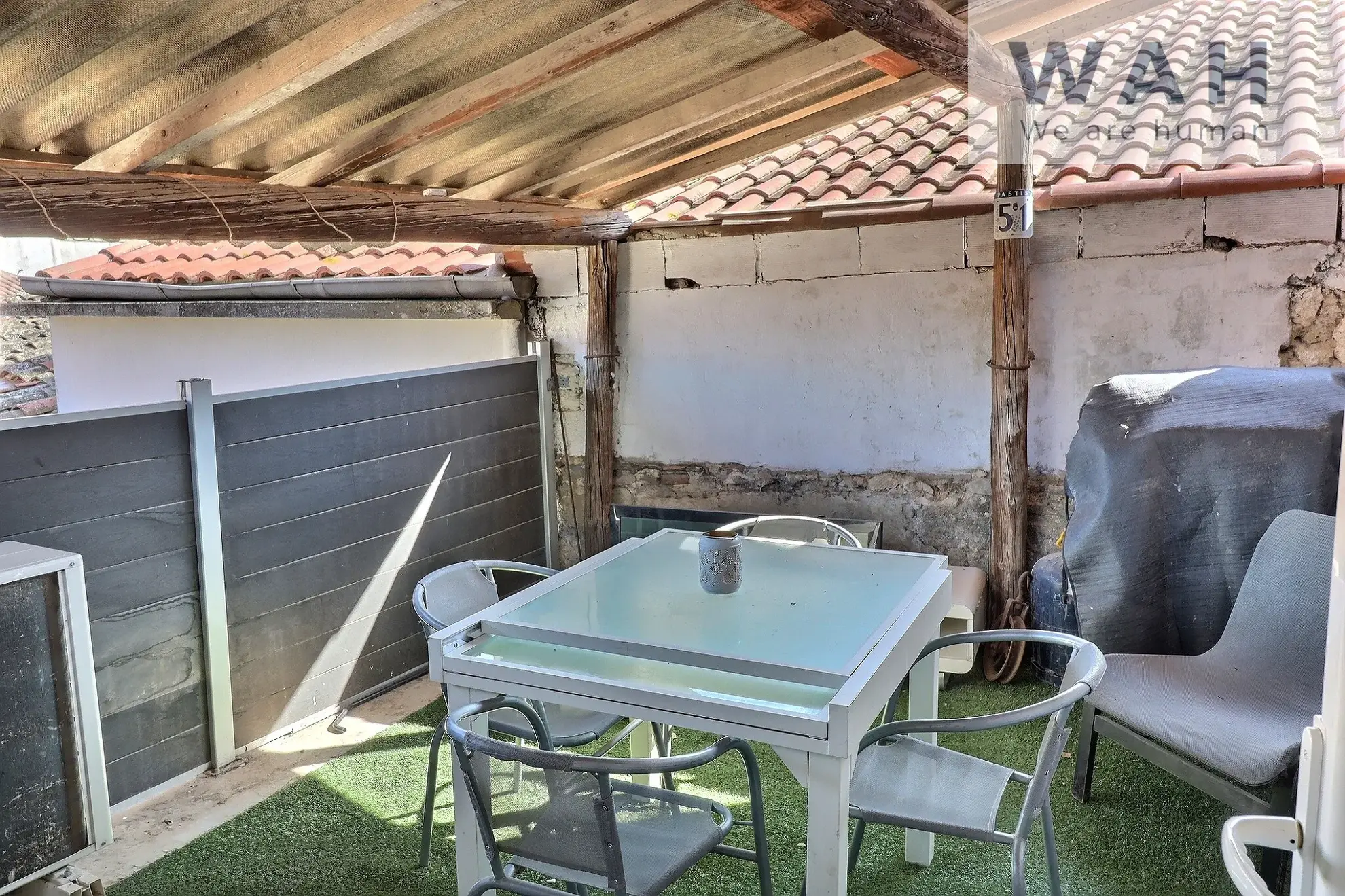 Maison de ville T3 avec bureau à Lunel – 105 m², terrasse, proche centre 