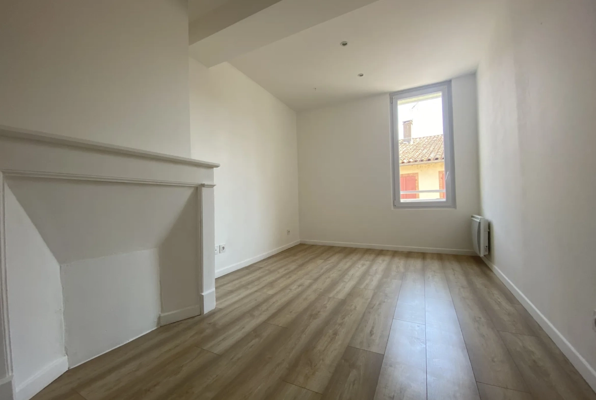 Maison de village rénovée à Nègrepelisse - 80 m², proche du marché 