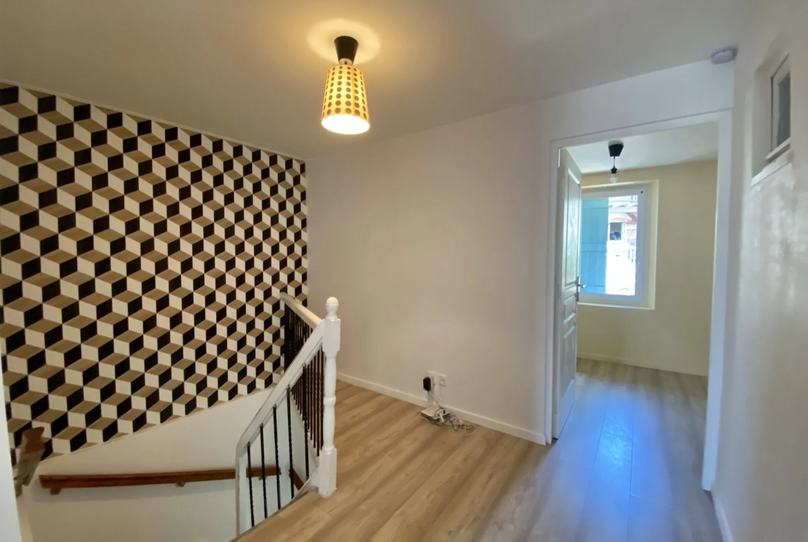 Maison de village rénovée à Nègrepelisse - 80 m², proche du marché 