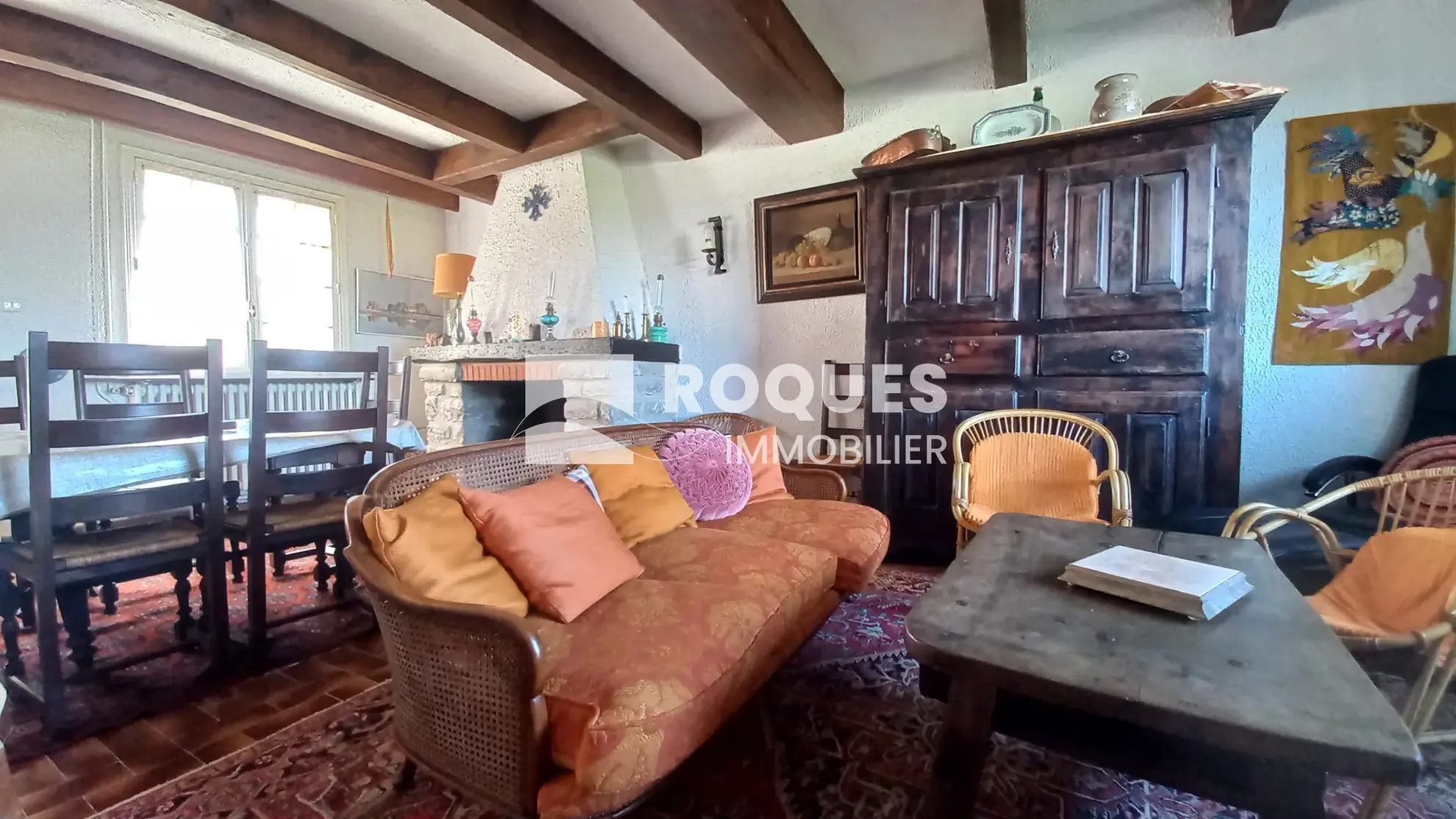 Maison mitoyenne à La Couvertoirade avec jardin et potentiel de rénovation 