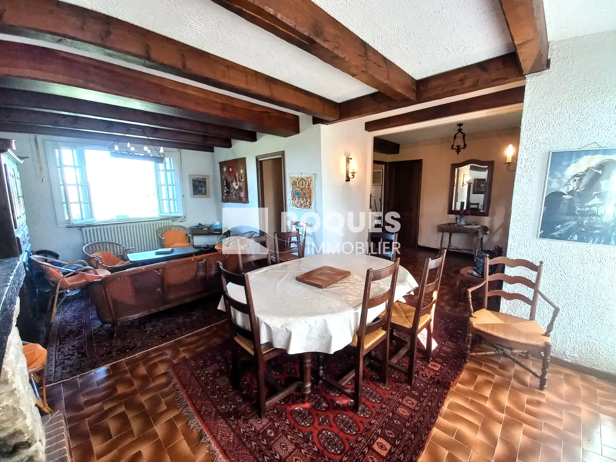 Maison mitoyenne à La Couvertoirade avec jardin et potentiel de rénovation 