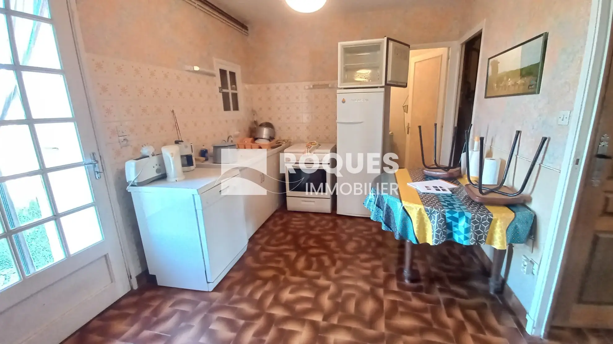 Maison mitoyenne à La Couvertoirade avec jardin et potentiel de rénovation 