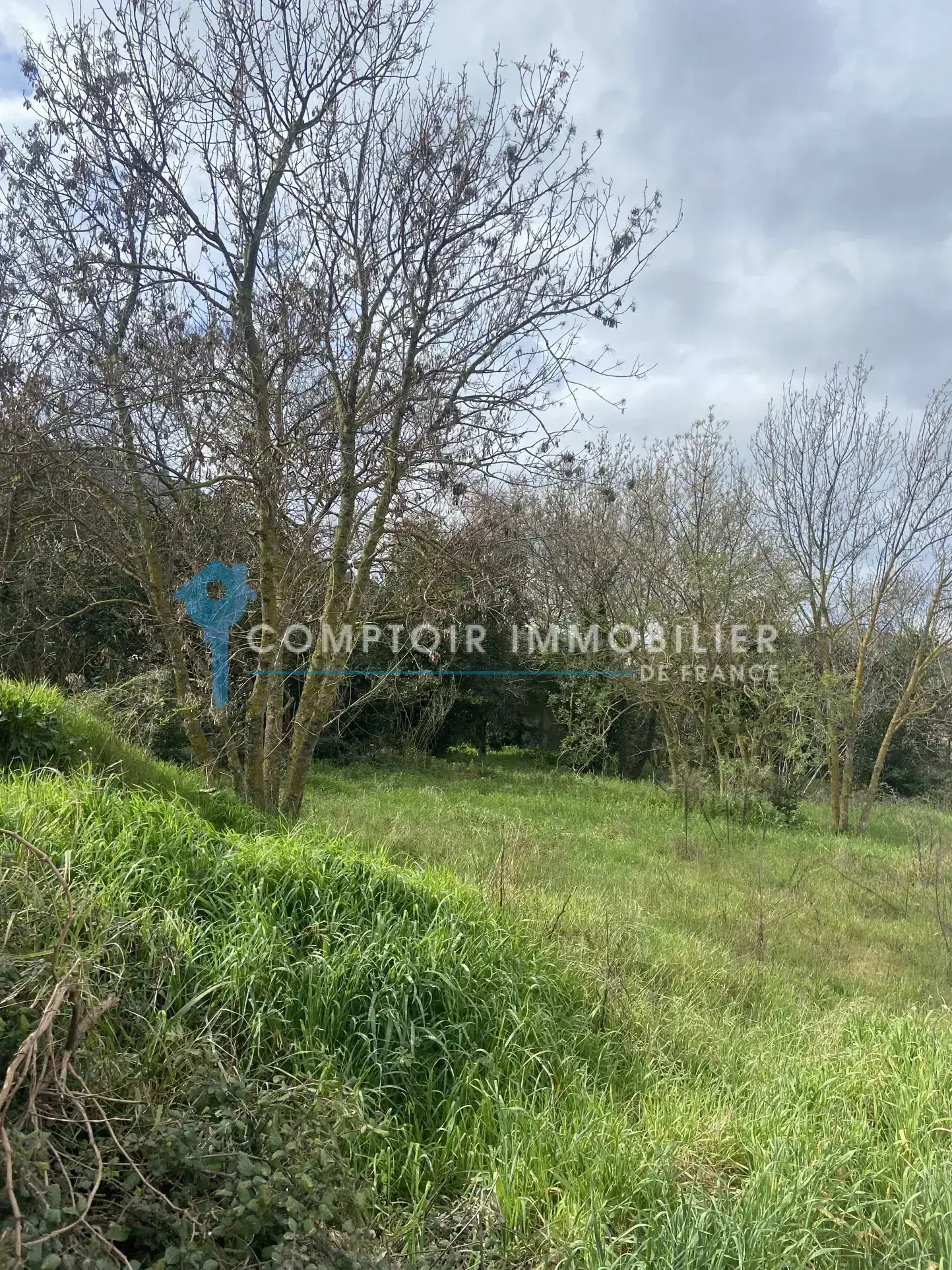 Terrain de 550 m² à vendre à La Penne-sur-Huveaune, secteur résidentiel et calme 