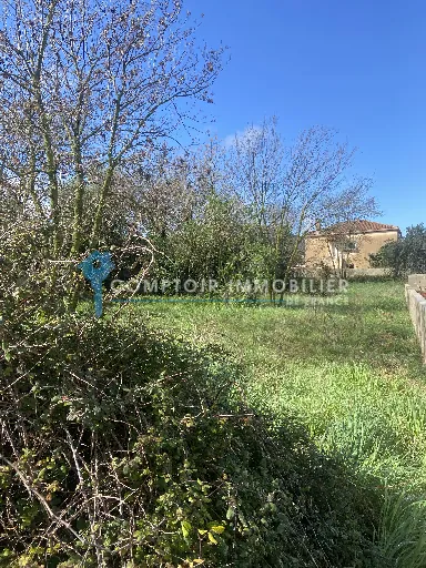 Terrain de 550 m² à vendre à La Penne-sur-Huveaune, secteur résidentiel et calme 