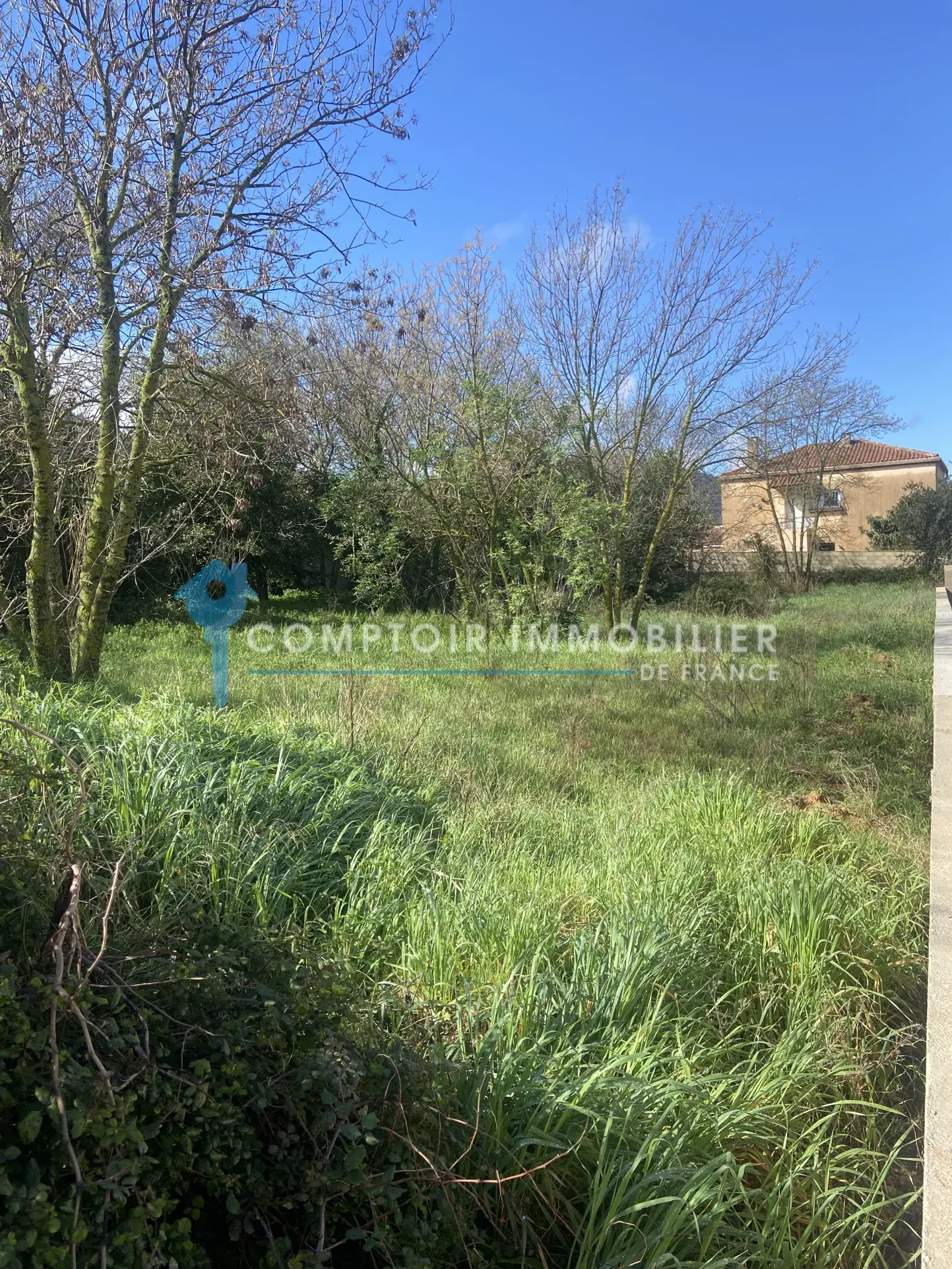 Terrain de 550 m² à vendre à La Penne-sur-Huveaune, secteur résidentiel et calme 