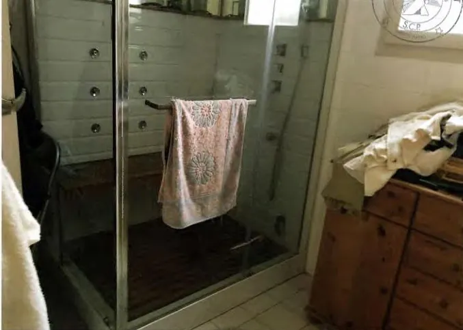 Maison T6 avec jardin et piscine à vendre à Uchaud - Vente aux enchères 