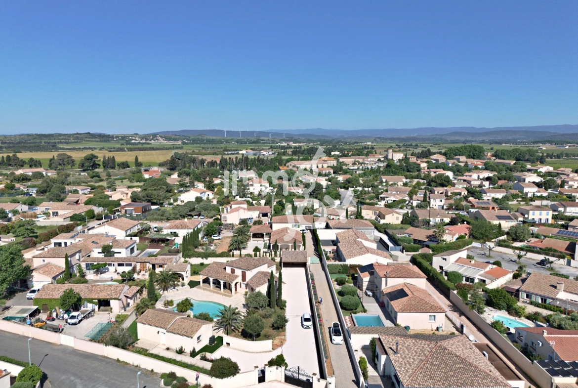 Villa T4 avec garage, jardin privé et équipements modernes à Saint-Nazaire-d'Aude 