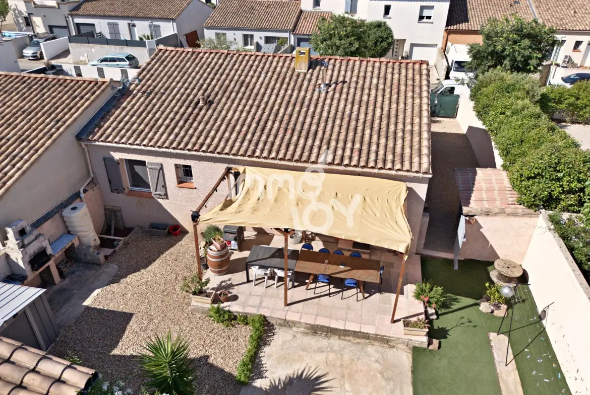 Villa T4 avec garage, jardin privé et équipements modernes à Saint-Nazaire-d'Aude 