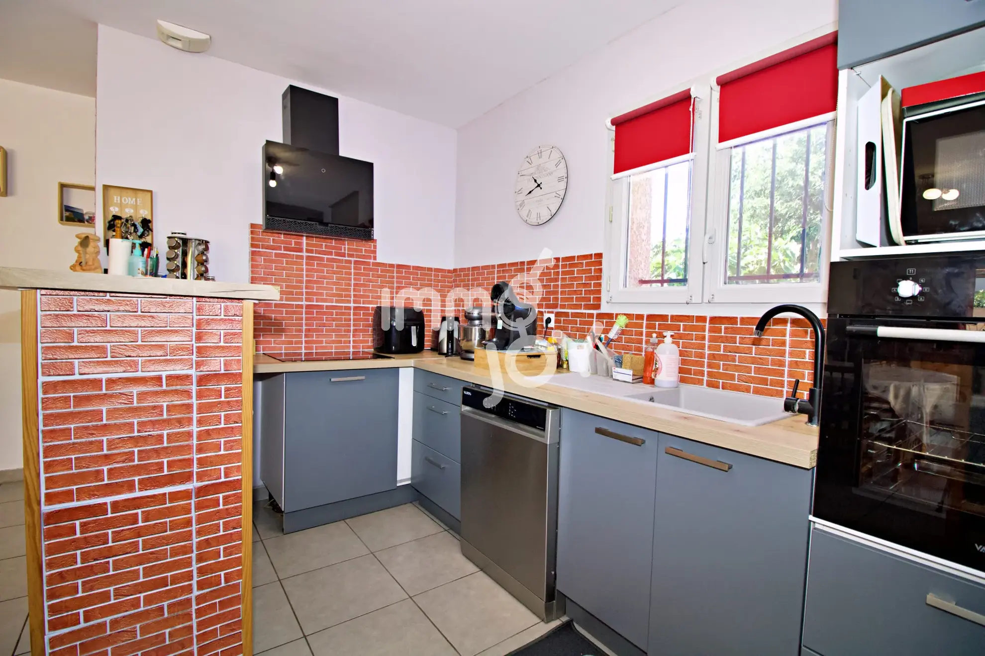 Villa T4 avec garage, jardin privé et équipements modernes à Saint-Nazaire-d'Aude 
