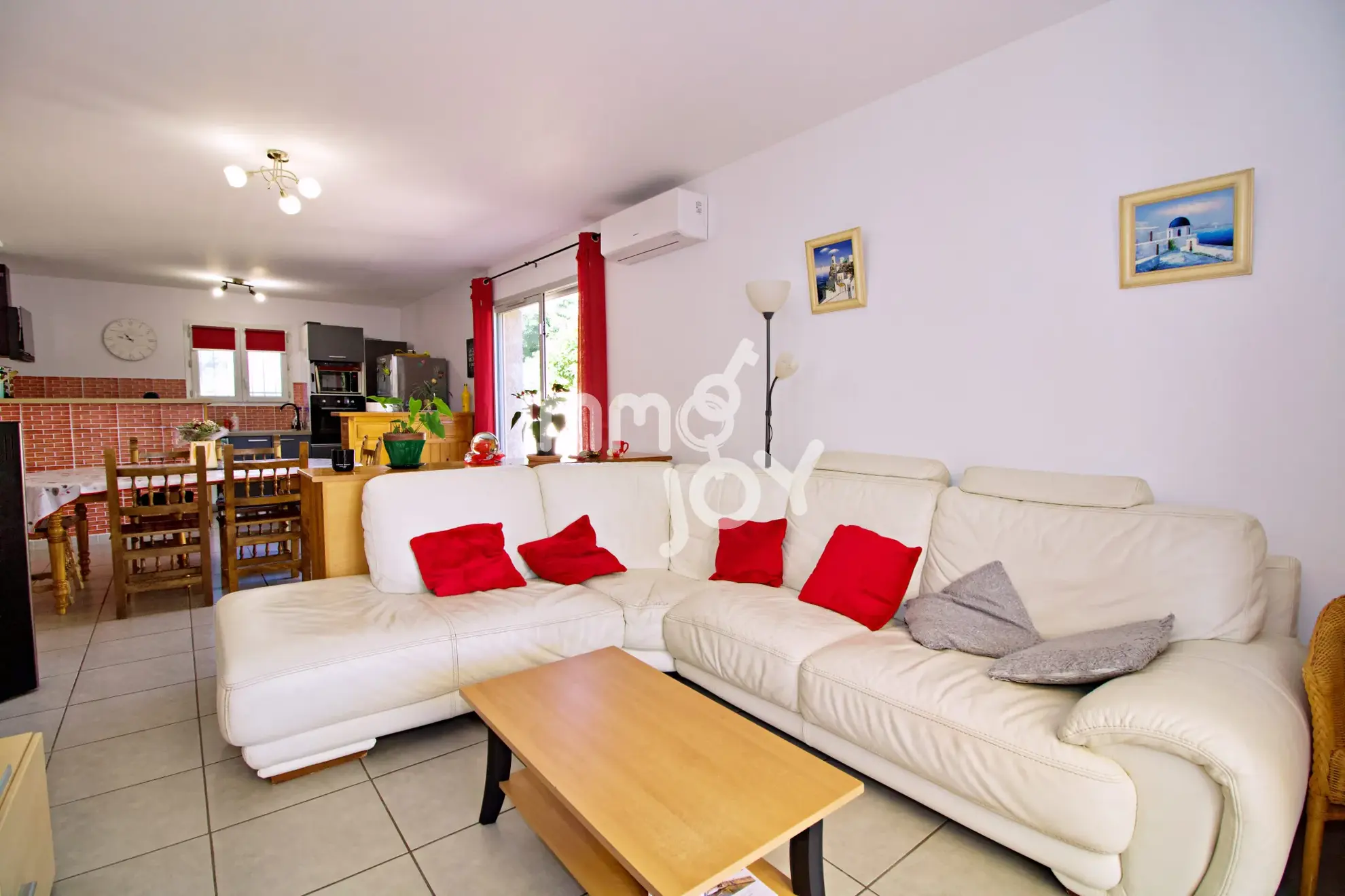 Villa T4 avec garage, jardin privé et équipements modernes à Saint-Nazaire-d'Aude 